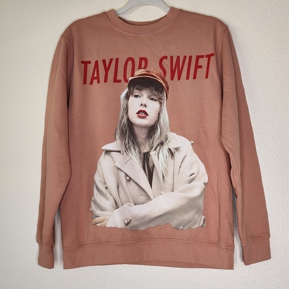 Taylor Swift Red TV Sweatshirt M
